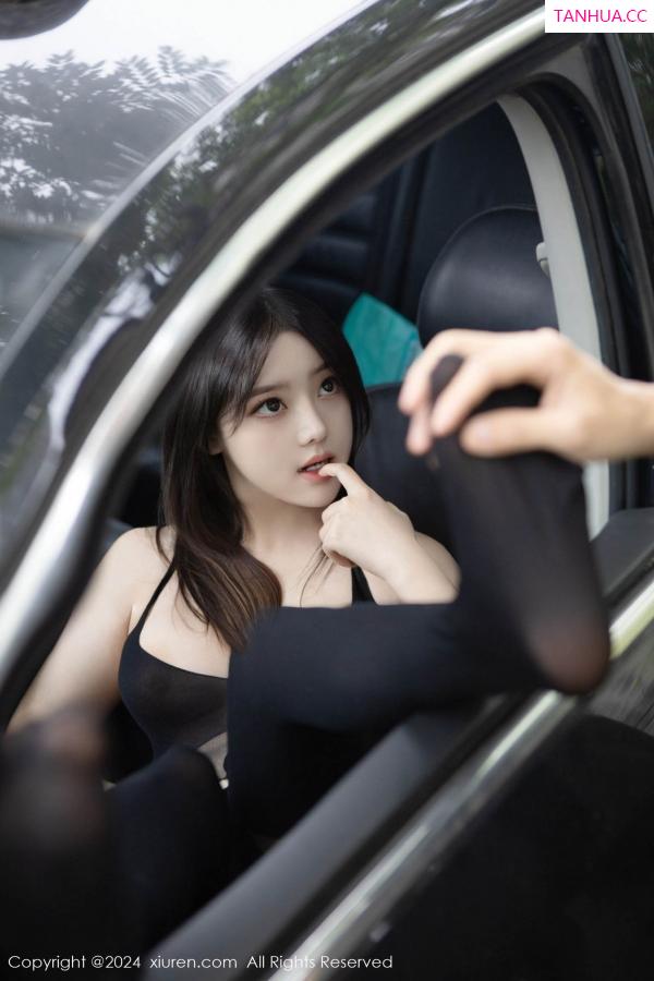 豆瓣酱  [XiuRen]高清写真图 2024.06.14 No.8708 豆瓣酱 黑丝美腿第49张图片